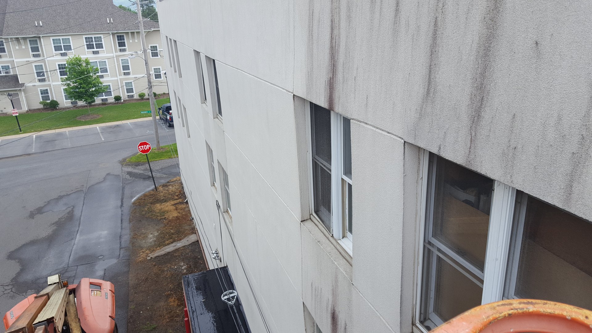 Roof cleaning before and after